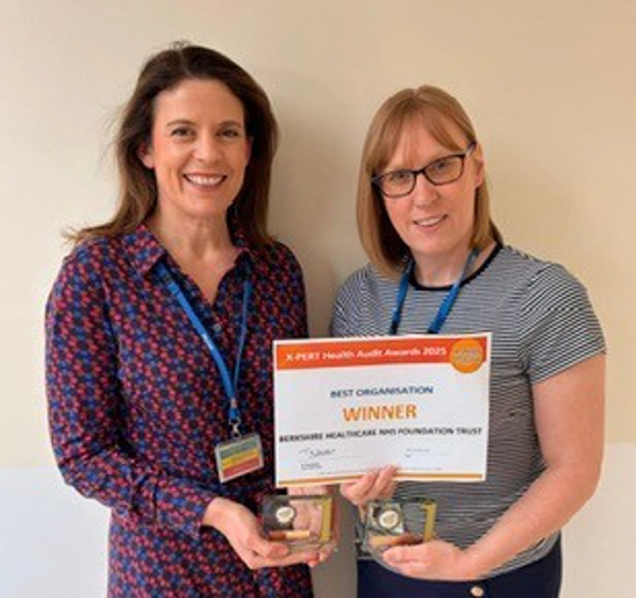 Kirsten Baikoski, Senior Research Nurse (L) and Claire Rowell, Senior Diabetes Specialist Nurse with the awards.